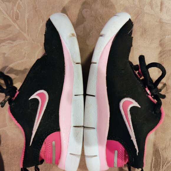 Nike Free 5.0 V2 Toddler Girl Sneakers, Size 7C, Gently Used - Picture 5 of 10